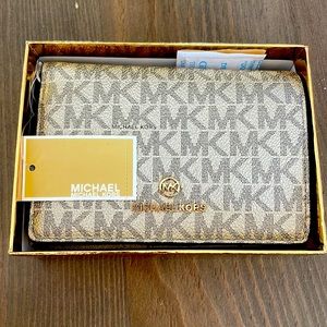 Michael Kors NWT Pale Gold Md Slim Wallet